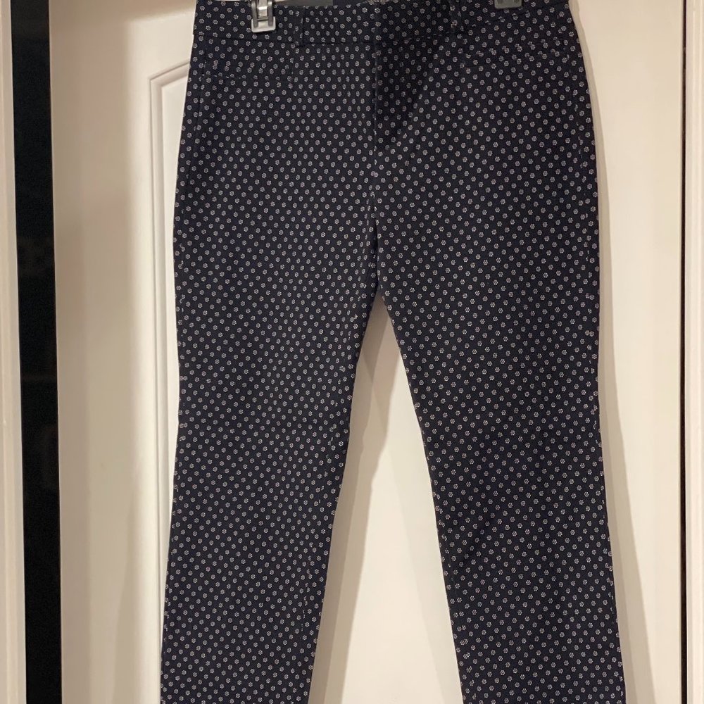 Banana Republic Sloan Pants, Size 6, Navy blue with small flowers, New with tags